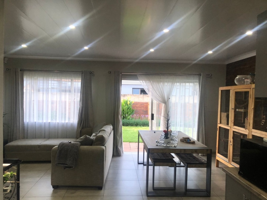 To Let 3 Bedroom Property for Rent in Pellissier Free State